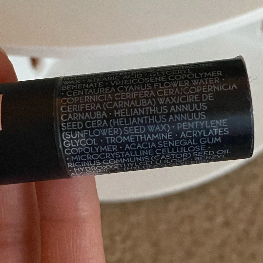 Yves Rocher Volume black mascara in NOIR
